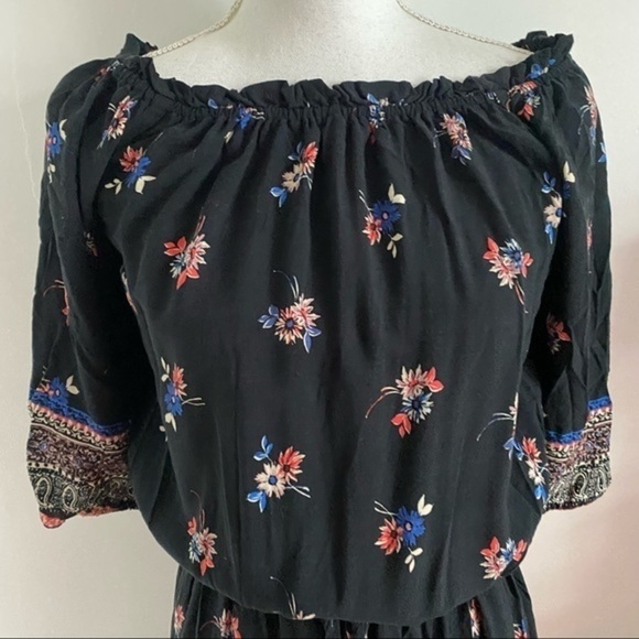 BeachLunchLounge • Black Floral Maxi Dress - Picture 2 of 5